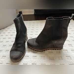 UGG Australia Women's Pax Chelsea Wedge Boots